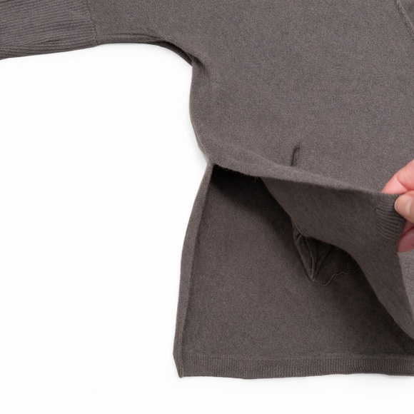 Babaton Wool Linen Blend V-Neck Sweater Size S / M Brown Aritzia Minimalist - Picture 4 of 10